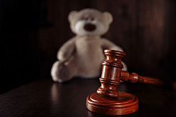 Усыновление/удочерение